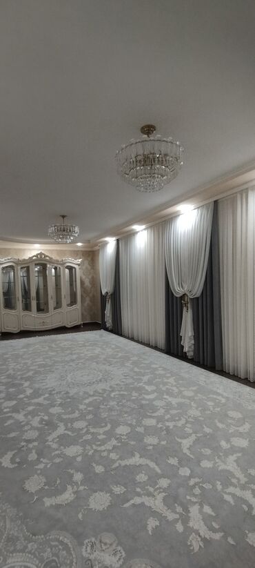 Шторы и занавески: Ош базарында арзан баада шторалар сатылып жатат.Большой — 31