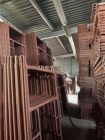 продаю каркас: Строительные леса рамные (комплектующие) Описание: - Рамные секции из — 4