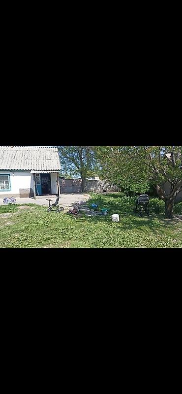 лидер: Продаётся небольшой дом/дача с печным отоплением. Планировка: - — 6