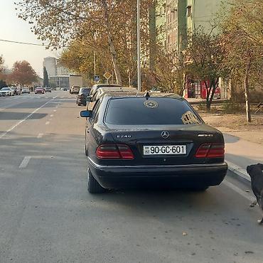 Mercedes-Benz: Mercedes-Benz E-Class: 3.2 l | 2000 il Sedan — 18