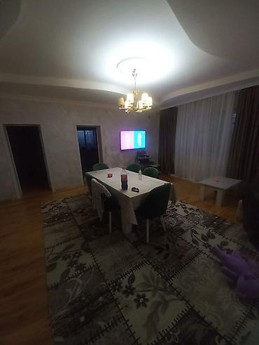 kirayə otaq: Geniş və işıqlı otaq satilir üçün təqdim olunur. Xüsusiyyətlər: - — 4