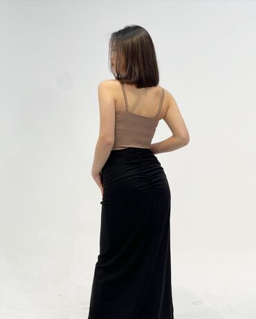 черное платье размер 38: Повседневное платье, Made in KG, Осень-весна, Длинная модель, Атлас, S (EU 36), M (EU 38), XL (EU 42)