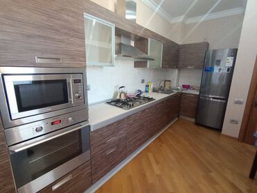 Uzunmüddətli kirayə mənzillər: Nərimanov metrosunun çıxışında,15 mərtəbənin,14-cü mərtəbəsində,3 — 6