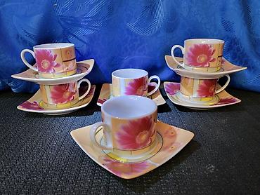 Soljice nove porcelanske vintaz. Soljice komada 6 u ceni. Tacne
