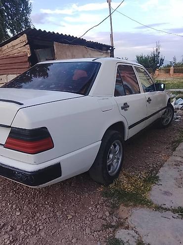 мэрседес 124: Mercedes-Benz W124: 1989 г., Механика, Седан — 4