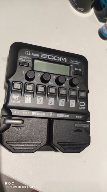Другая аудиотехника: Продаю гитарный процессор Zoom g1 Four. Эффектов много, встроенная