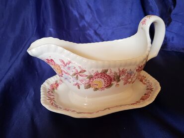 Činije: Sosijera nova Spode Engleska 70te. Sosijera,retka,skupa na lalafo.rs — 1 Činije: Sosijera nova Spode Engleska 70te. Sosijera,retka,skupa — 1