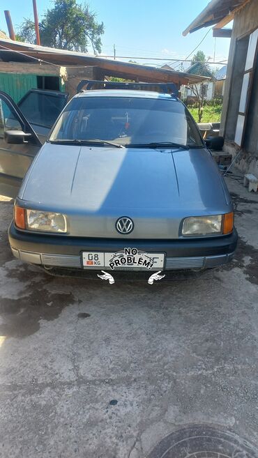 Volkswagen: Volkswagen Passat: 1988 г., 1.8 л, Механика, Газ, Седан
