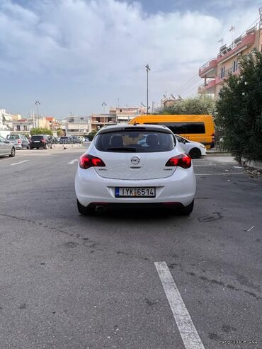 Opel Astra: 1.4 l. | 2011 έ. | 162000 km. Χάτσμπακ