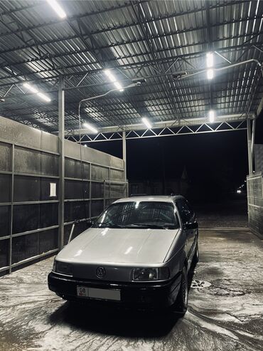 Volkswagen: Volkswagen Passat: 1992 г., 1.8 л, Механика, Бензин, Универсал