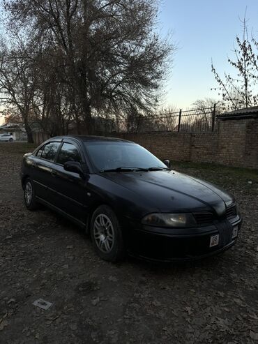 Другие автомобили: Черный седан класса D, 4 двери, левый руль. Кузов с плавными линиями — 3