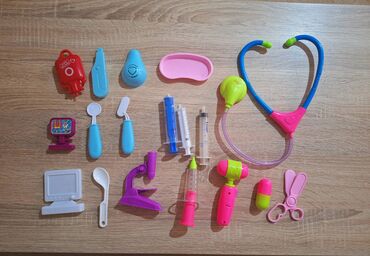 Igračke: Stomoatolog set sa stolicom za bebe i barbike i doktorski set Set — 13