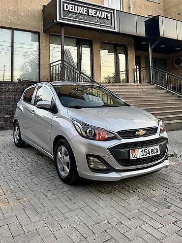 шлем с визором: Chevrolet Spark: 2019 г., 1 л, Автомат, Бензин, Хэтчбэк — 2