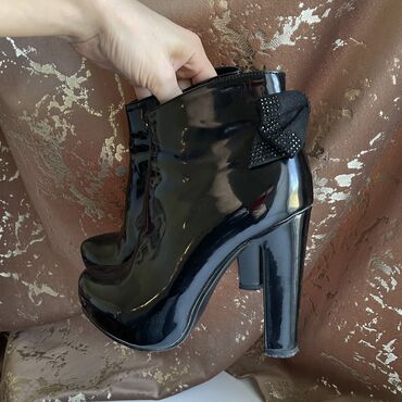 женская обувь размер 38: Демисезонный полусапог с бантиком для разного мероприятия. 37
