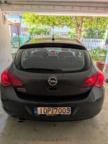 Opel: Opel Astra: 1.6 l. | 2010 έ. 141900 km. Χάτσμπακ