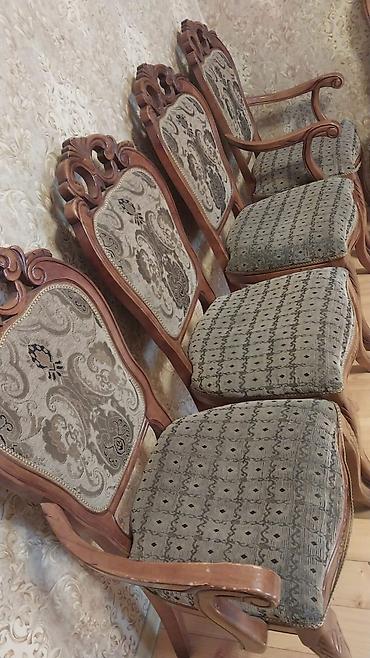 qoz agacindan stol: Klassik üslubda yemək otağı dəsti. - Dəst tərkibi: böyük oval masa və — 2