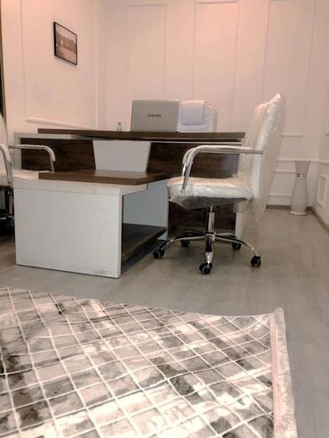 Ofislər: Tarqovuda ofis kirayə verilir.ofis tam əşyalı verilir. 35 kv. 2 otaq — 3