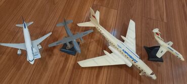 воротарские перчатки: 4 модели самолетов разные