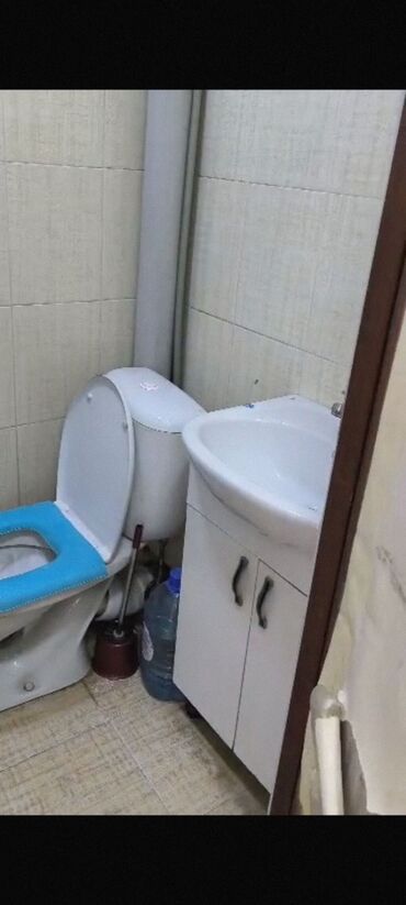 бизнес дом: 30 м², 1 комната, Балкон застеклен, Парковка, Сарай
