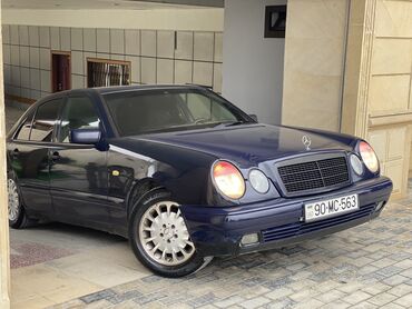 Mercedes-Benz: Mercedes-Benz E 200: 2 l | 1997 il Sedan