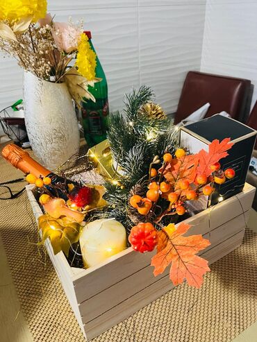 Kompleti namirnica: Poklon aranžmani – premium setovi sa pićem i dekoracijom - Ručno — 1