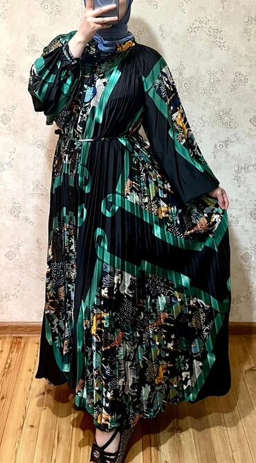 Gündəlik donlar: Hamisi çox baha alinib, her biri 1-ce defe geyinilib ve çox münasib — 14