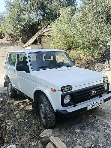 opel astra hatchback 2000: LADA Niva (VAZ 2121/21214 seriyası) 3 qapı, ağ rəng, tam ötürücülü — 3