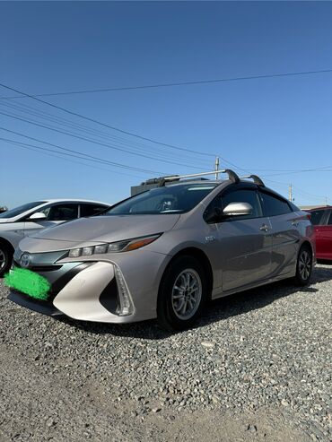 Toyota: Toyota Prius: 2017 г., 1.8 л, Вариатор, Электромобиль, Седан