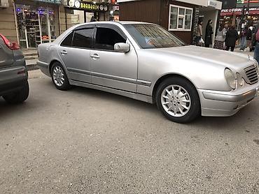 Mercedes-Benz: Mercedes-Benz E-Class: 2.2 l | 1999 il Sedan — 6