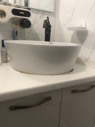 шкаф в ванную: Ванна Круглая, Керамика, Б/у