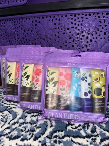 Косметика: Набор косметики и парфюмерии - Спреи-шиммеры USHAS Shimmer Spray — 5