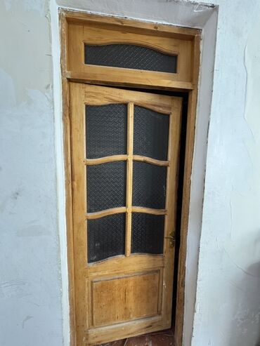 Pəncərələr: İşlənmiş Otaq qapısı Şəbəkə ilə, Zəmanətsiz, Ödənişli quraşdırma, Ünvandan götürmə