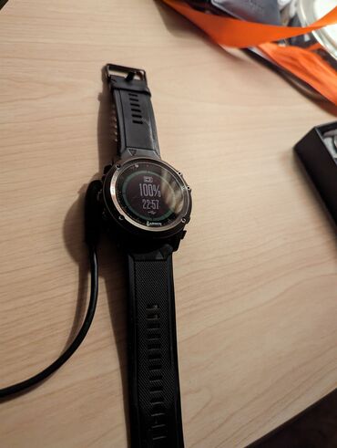 Наручные часы: Garmin Fenix 3 Гармины без царапин, стоит защитное стекло в идеальном