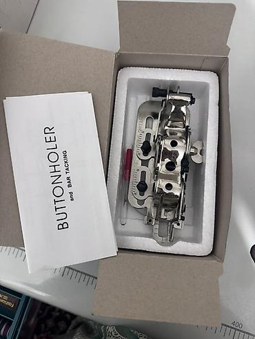 швейный стол: Насадка-автомат для выполнения петель (buttonholer) и закрепок для — 1