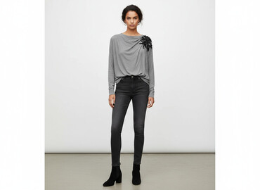 sweter z cekinami zara: Zara, Sweter damski, rozmiar M