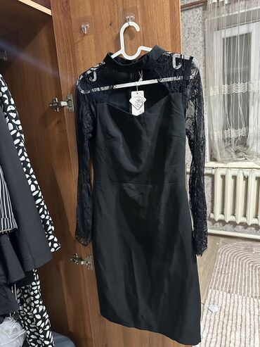 черное спортивное платье: Вечернее платье, Коктейльное, Короткая модель, Трикотаж, С рукавами, S (EU 36)