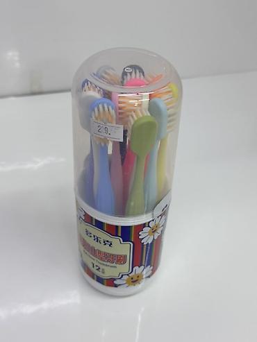 Набор зубных щеток Rainbow Toothbrush — 12 шт. - Упаковка-цилиндр с