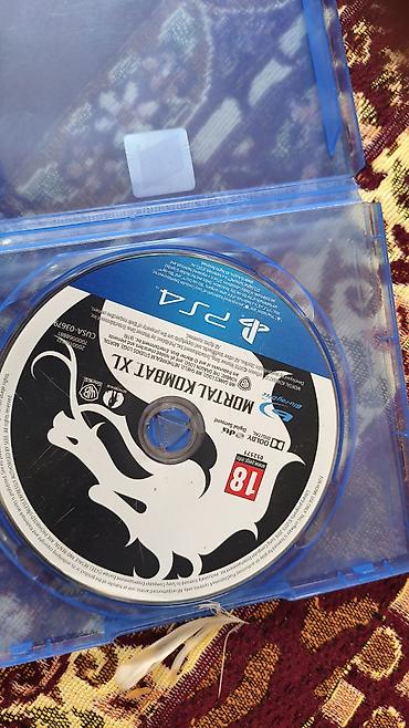 ош телевизор: PlayStation 4 (толстая версия) с комплектом аксессуаров и дисков. В — 2