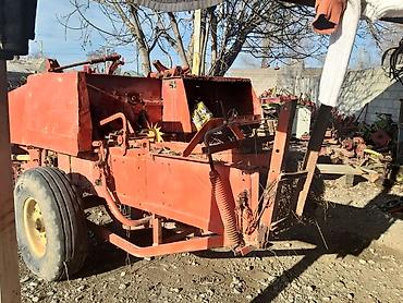 Тюковые пресс-подборщики: Пресс-подборщик кыргызстан тюковый, прицепной, красного цвета — 2