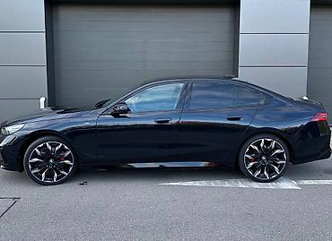 kor zona: BMW 5 series: 2 l | 2024 il Sedan — 9