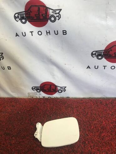mazda premacy запчасти: Лючок бензобака Mazda Premacy CP8W 1.8 2004 (б/у) КУЗОВНЫЕ ДЕТАЛИ -