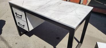 Офисные столы: Столы офисные с тумбочкой
Офисные столы с тумбочкой в наличии — 9