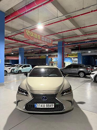 Lexus: Lexus ES: 2019 г., 2.5 л, Вариатор, Гибрид, Седан — 2