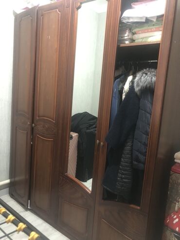 потолочная люстра: Шкаф для одежды, Б/у, Прямой, Дерево