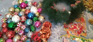 Yeni il oyuncaqları və bəzəkləri: Yeni il yolkası təzədir çox gözəldir.Bütün oyuncaqlar üzərində — 3