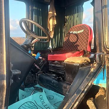 Motobloklar: Belarus MTZ seriyalı traktor - Güclü dizel mühərrik, yan tərəfində — 4