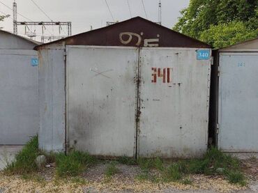 продаю одеяла: 18 м², Металлический | Охрана