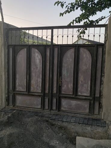 işlənmiş dəmir qapi: Satılır işlənmiş dəmir darvaza ✔️ Ölçü: eni 3 metr, hündürlüyü 2.60