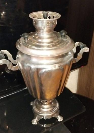 Samovar 5 lirt – klassik metal gövdəli, köhnə rus üslubunda