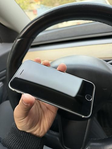 IPhone SE 2020, Б/у, 128 ГБ, Белый, Кабель, 72 %